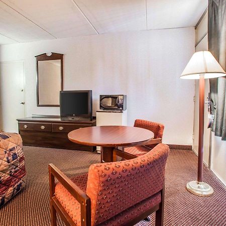 Red Roof Inn Редінг Екстер'єр фото