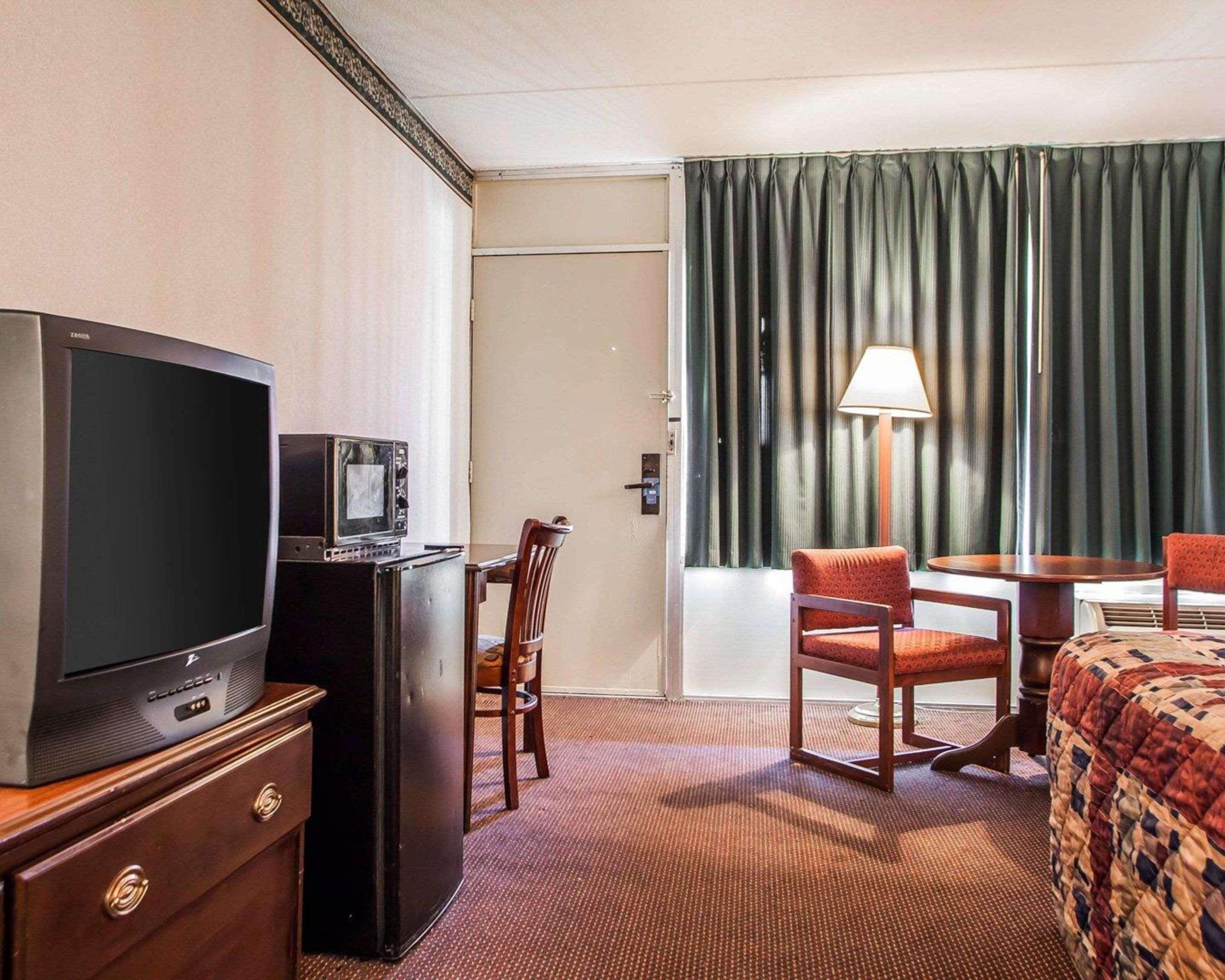 Red Roof Inn Редінг Екстер'єр фото