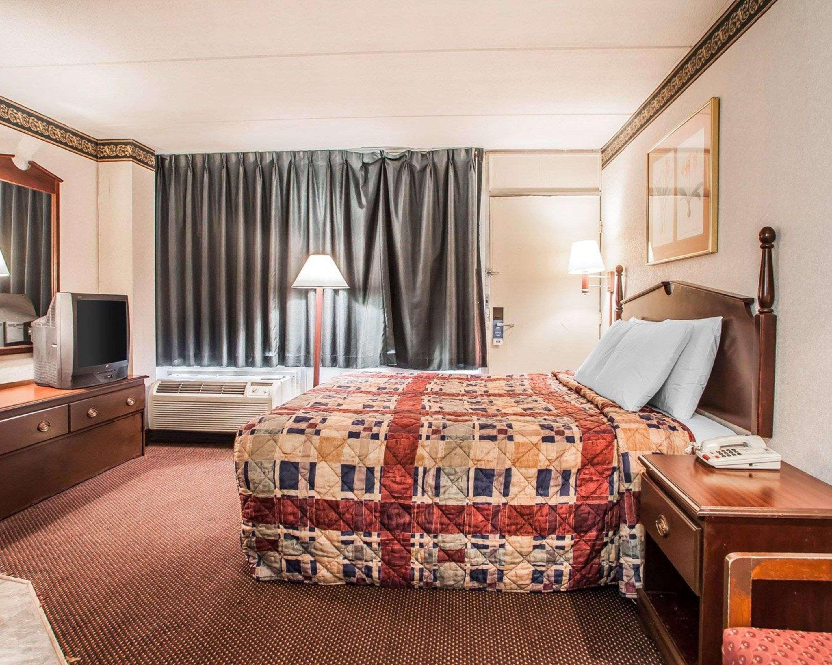Red Roof Inn Редінг Екстер'єр фото